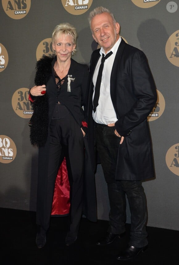 Tonie Marshall et Jean Paul Gaultier lors de la soirée des 30 ans de Canal + au Palais de Tokyo à Paris le 4 novembre 2014
