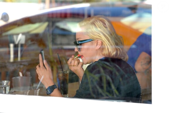 Amanda Bynes dans les rues de Los Angeles, quelques heures après avoir été vue à The Beverly Center, le 6 novembre 2014