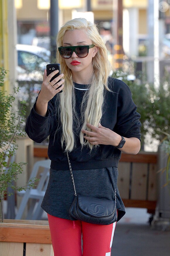 Amanda Bynes dans les rues de Los Angeles, quelques heures après avoir été vue à The Beverly Center, le 6 novembre 2014
