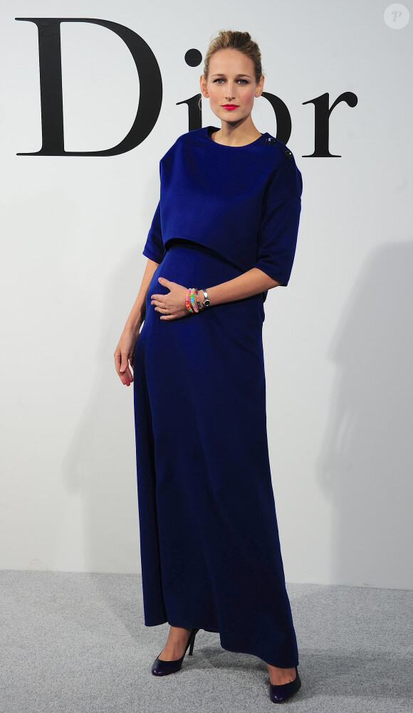Leelee Sobieski, enceinte de son deuxième enfant, lors de la croisière Christian Dior à New York le 7 mai 2014