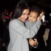 Kim Kardashian et sa fille North à New York, le 7 novembre 2014. 