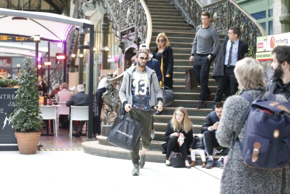 Thomas Vergara, sa mère Sylvia et des amis prennent un TGV à la gare de Lyon à Paris, France le 12 Novembre 2014.