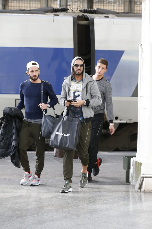 Thomas Vergara, sa mère Sylvia et des amis prennent un TGV à la gare de Lyon à Paris, France le 12 Novembre 2014.