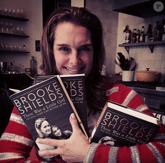 Brooke Shields se livre comme jamais dans son nouveau livre There Was A Little Girl, disponible en librairie le 18 novembre 2014.