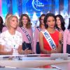 Sylvie Tellier, Flora Coquerel et les 33 Miss Régionales de Miss France 2015 sur le plateau du JT de TF1, le 13 novembre 2014.
