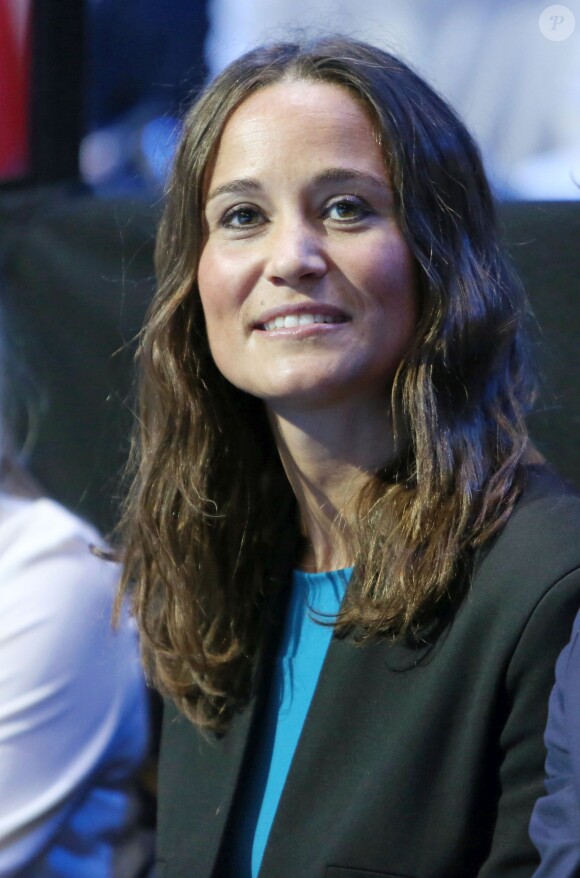 Pippa Middleton dans les gradins de l'O2, à Londres le 13 novembre 2014, lors du match entre Andy Murray et Roger Federer qui s'est soldé par la victoire écrasante du Suisse (6-0, 6-1).