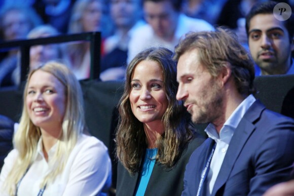 Pippa Middleton dans les gradins de l'O2, à Londres le 13 novembre 2014, lors du match entre Andy Murray et Roger Federer qui s'est soldé par la victoire écrasante du Suisse (6-0, 6-1).