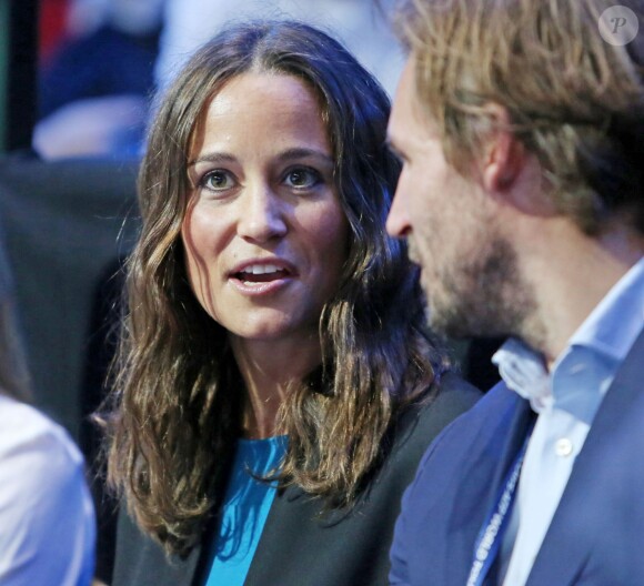 Pippa Middleton dans les gradins de l'O2, à Londres le 13 novembre 2014, lors du match entre Andy Murray et Roger Federer qui s'est soldé par la victoire écrasante du Suisse (6-0, 6-1).