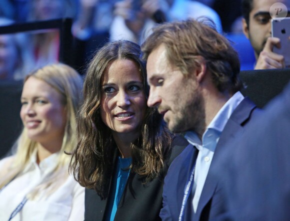 Pippa Middleton dans les gradins de l'O2, à Londres le 13 novembre 2014, lors du match entre Andy Murray et Roger Federer qui s'est soldé par la victoire écrasante du Suisse (6-0, 6-1).