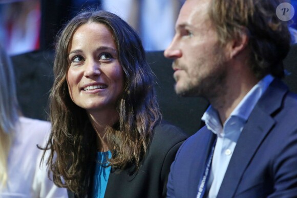 Pippa Middleton dans les gradins de l'O2, à Londres le 13 novembre 2014, lors du match entre Andy Murray et Roger Federer qui s'est soldé par la victoire écrasante du Suisse (6-0, 6-1).