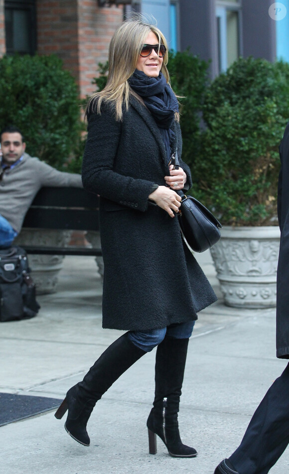 Jennifer Aniston à la sortie de son hôtel à New York, le 16 novembre 2014