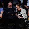 Jack Nicholson et sa fille Lorraine assistent au match de basket des Lakers à Los Angeles le 16 novembre 2014.