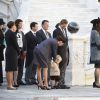Le petit Sacha Casiraghi, tenant la main de sa grand-mère la princesse Caroline de Hanovre et de son père Andrea Casiraghi, assistait à la cérémonie de la prise d'armes dans la cour du palais princier à Monaco le 19 novembre 2014, jour de la Fête nationale.