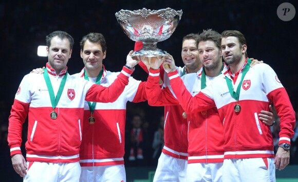 Roger Federer - Finale de la Coupe Davis au Stade Pierre Mauroy de Lille. Roger Federer remporte le match qui l'opposait à Richard Gasquet (6/4-6/2-6/2) le 23 novembre 2014.