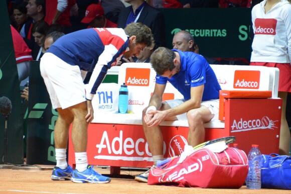 Richard Gasquet et Arnaud Clément - Finale de la Coupe Davis au Stade Pierre Mauroy de Lille. Roger Federer remporte le match qui l'opposait à Richard Gasquet (6/4-6/2-6/2) le 23 novembre 2014.