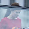 Kate Middleton, enceinte, regagnant sa voiture après sa mission pour l'EACH dans le Norfolk, le 25 novembre 2014, n'a pu retenir plus longtemps ses larmes après une rencontre bouleversante...