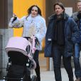 Tamara Ecclestone et son mari Jay Rutland accompagnés de leur fille Sophia dans les rues de Central Park à New York le 19 novembre 2014