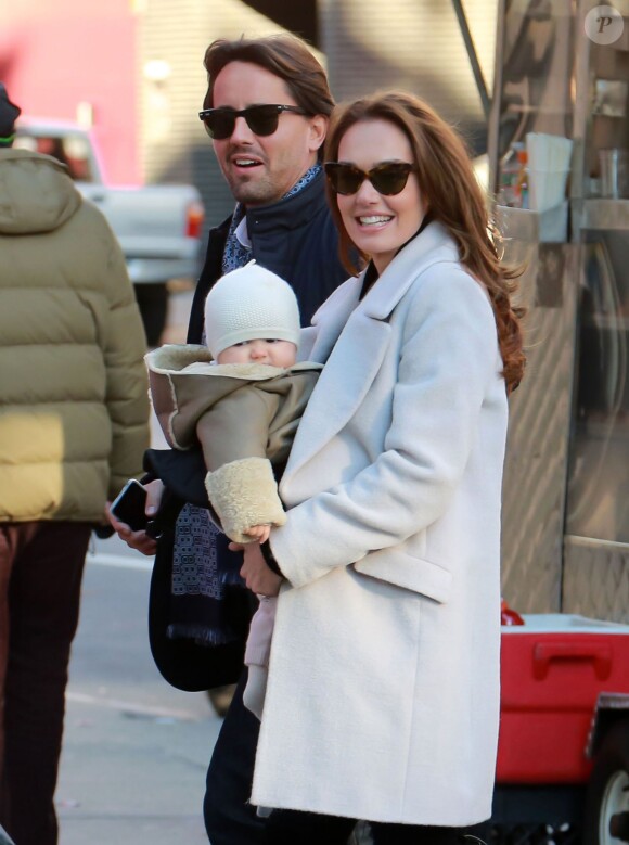 Tamara Ecclestone, sa petite Sophia et son mari Jay Rutland, une famille unie dans les rues de New York, le 21 novembre 2014