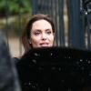Angelina Jolie sort de l'enregistrement de l'émission "Vivement Dimanche" au pavillon Gabriel à Paris, le 26 novembre 2014 où elle était invitée.