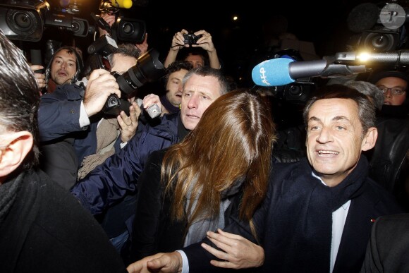Nicolas Sarkozy était accompagné par sa femme Carla Bruni-Sarkozy au QG de campagne après l'annonce de sa victoire à la présidence de l'UMP, dans la soirée du 29 novembre 2014