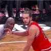 Kevin Garnett a tenté de mordre Joakim Noah lors du match entre les Nets de Brooklyn et les Bulls de Chicago, le 30 novembre 2014 à Brooklyn, New York