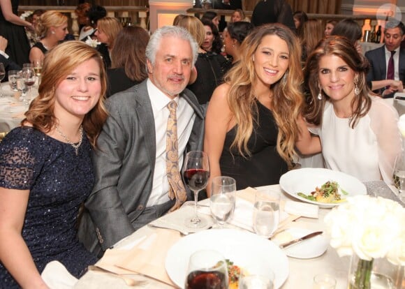 Brittany Wenger, Blake Lively et Karen T. Fondu (présidente de L'Oréal Paris USA) assistent au dîner L'Oréal Paris Women of Worth au Pierre Hotel. New York, le 2 décembre 2014.
