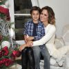 Brooke Burke-Charvet et son fils Shaya préparent les fêtes dans leur maison à Malibu. Los Angeles, le 1er décembre 2014.