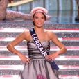  Miss Lorraine, en tenue folklorique de sa r&eacute;gion, lors de la c&eacute;r&eacute;monie de Miss France 2015 sur TF1, le samedi 6 d&eacute;cembre 2014. 