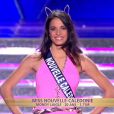  Miss Nouvelle Cal&eacute;donie d&eacute;file en maillot de bain, lors de la c&eacute;r&eacute;monie de Miss France 2015 sur TF1, le samedi 6 d&eacute;cembre 2014. 