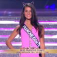  Miss Franche-Comt&eacute; d&eacute;file en maillot de bain, lors de la c&eacute;r&eacute;monie de Miss France 2015 sur TF1, le samedi 6 d&eacute;cembre 2014. 