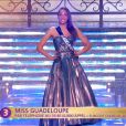  Miss Guadeloupe d&eacute;file en robe de princesse lors de la c&eacute;r&eacute;monie de Miss France 2015 sur TF1, le samedi 6 d&eacute;cembre 2014. 