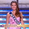  Miss C&ocirc;te d'Azur d&eacute;file en robe de princesse lors de la c&eacute;r&eacute;monie de Miss France 2015 sur TF1, le samedi 6 d&eacute;cembre 2014. 