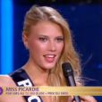  Miss Picardie r&eacute;pond &agrave; l'interview de Jean-Pierre Foucault lors de la c&eacute;r&eacute;monie de Miss France 2015 sur TF1, le samedi 6 d&eacute;cembre 2014. 