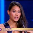  Miss Tahiti r&eacute;pond &agrave; l'interview de Jean-Pierre Foucault lors de la c&eacute;r&eacute;monie de Miss France 2015 sur TF1, le samedi 6 d&eacute;cembre 2014. 