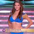  Miss C&ocirc;te d'Azur d&eacute;file en robe de princesse lors de la c&eacute;r&eacute;monie de Miss France 2015 sur TF1, le samedi 6 d&eacute;cembre 2014. 