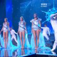  Les 5 Miss finalistes d&eacute;filent dans l'univers de la Reine des Neiges, lors de la c&eacute;r&eacute;monie de Miss France 2015 sur TF1, le samedi 6 d&eacute;cembre 2014. 