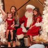 Jessica Alba et ses filles Honor et Haven rencontrent le Père Noël au Beverly Center. Beverly Hills, le 6 décembre 2014.