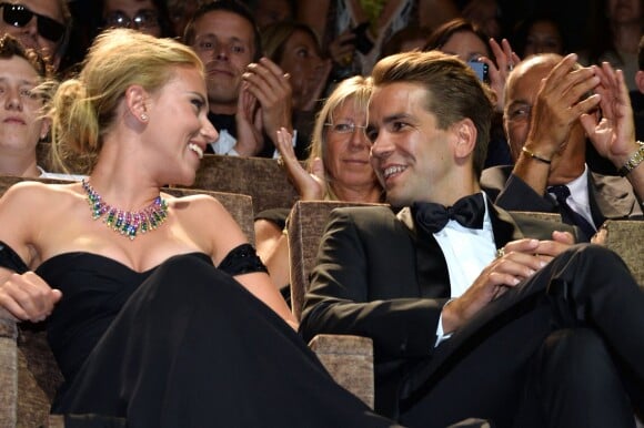 Scarlett Johansson et son Romain Dauriac lors du 70e Festival du Film de Venise, le 3 septembre 2013.