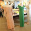 Cinq robes ayant appartenu à Lady Di ont été vendues lors de la vente aux enchères annuelle Icônes et Idoles de Julien's Auctions les 5 et 6 décembre 2014 à Beverly Hills. Les lots ont été présentés à la presse le 12 novembre 2014 à la Ross Art Gallery à New York.