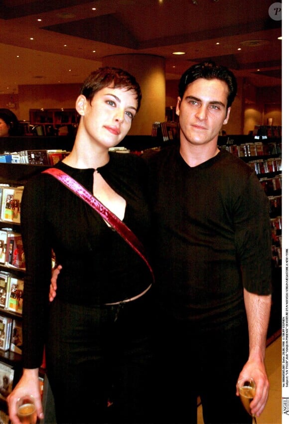Liv Tyler et Joaquin Phoenix à New York en 1998