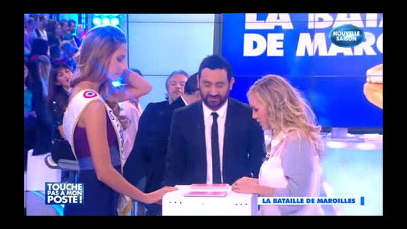 TPMP - Miss France 2015 affronte Enora Malagré dans une bataille de maroilles