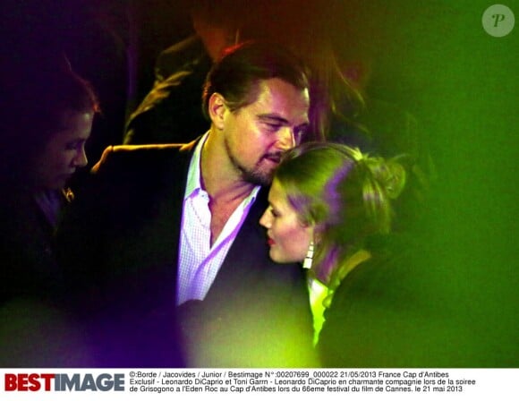 Leonardo DiCaprio et sa girlfriend Toni Garrn à la soirée de Grisogono à l'Eden Roc au Cap d'Antibes lors du 66e Festival de Cannes, le 21 mai 2013