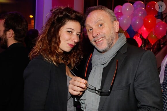 Exclusif - Jeanne Chartier (du duo Jeanne et Emmanuel) et Laurent Thibault (directeur d'antenne de Rire & Chansons) - Soirée de lancement de "Deconne Cheese", une nouvelle chaîne d'humour lancée sur internet, au restaurant "le Floors" à Paris, le 10 décembre 2014.