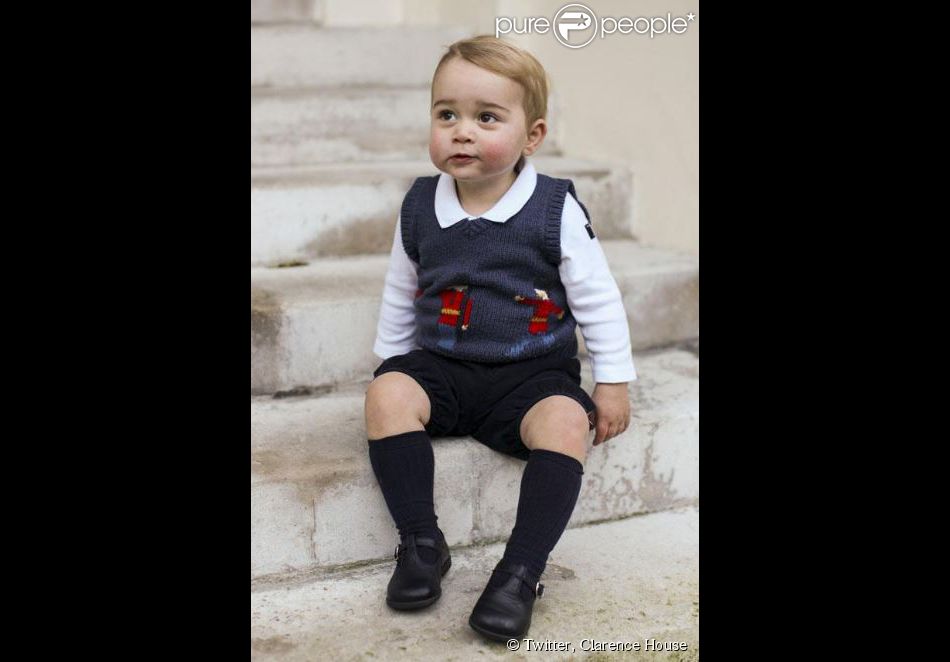 Le jeune prince George pris en photo à Kensington Palace, en novembre 2014. Photo publiée par Clarence House le 14 décembre 2014