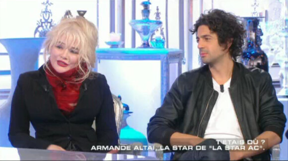 Armande Altaï et Max Boublil dans Salut les Terriens, le 13 décembre 2014 sur Canal +.