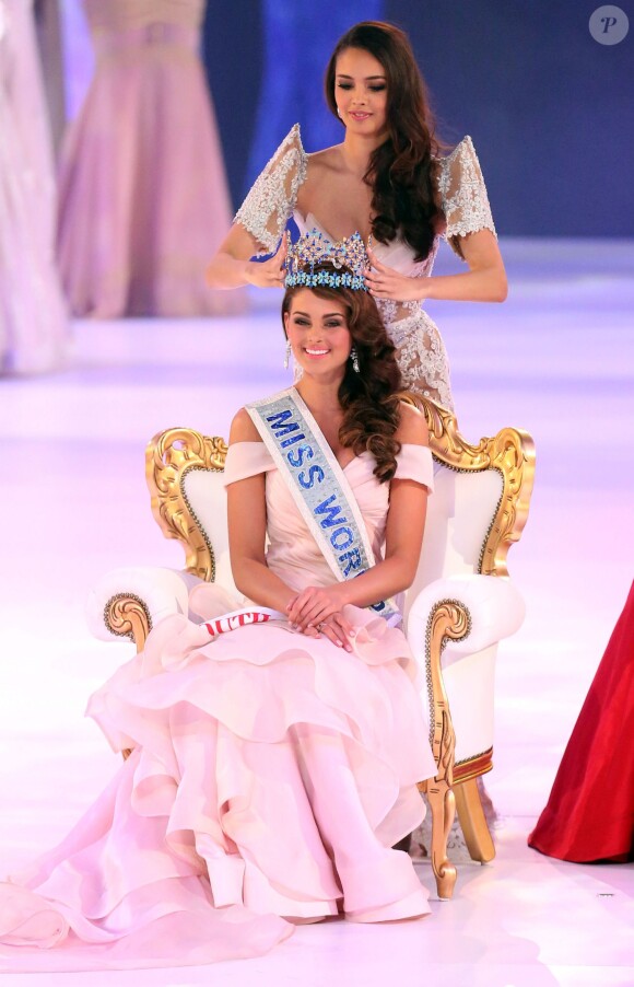 Miss Afrique du Sud, Rolene Strauss, élue Miss Monde 2014. A Londres, le 14 décembre 2014.
