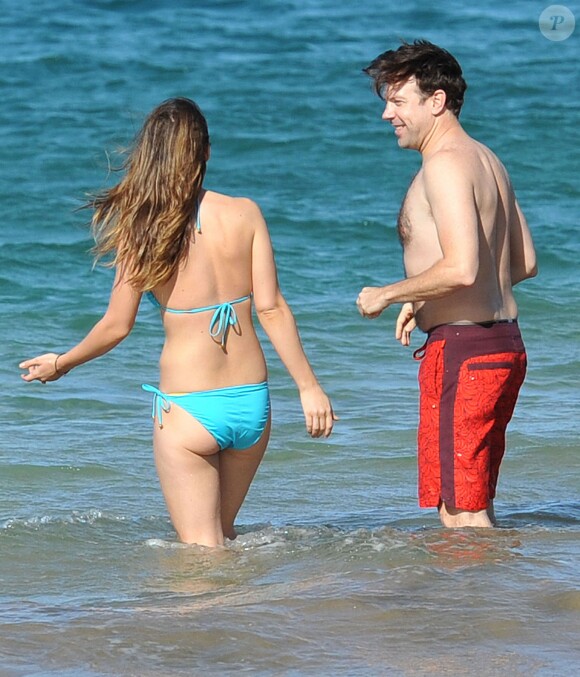 Exclusif - Olivia Wilde et Jason Sudeikis se baigne sur une plage de Maui, à Hawaï. Le 5 décembre 2014.