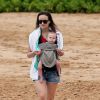 Exclusif - Olivia Wilde et son fils Otis à la plage à Maui, à Hawaï. Le 5 décembre 2014.