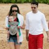 Exclusif - Olivia Wilde, son fiancé Jason Sudeikis et leur fils Otis profitent d'un bel après-midi sur une plage de Maui, à Hawaï. Le 5 décembre 2014.