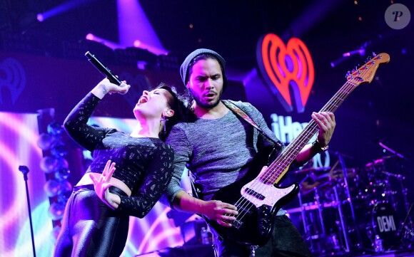 Demi Lovato preste lors du Jingle Ball de la station Hot 99.5 au Verizon Center. Washington, le 15 décembre 2014.